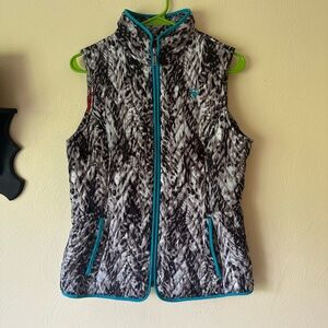 Black and White Patterned Ariat Vest with Blue Accents